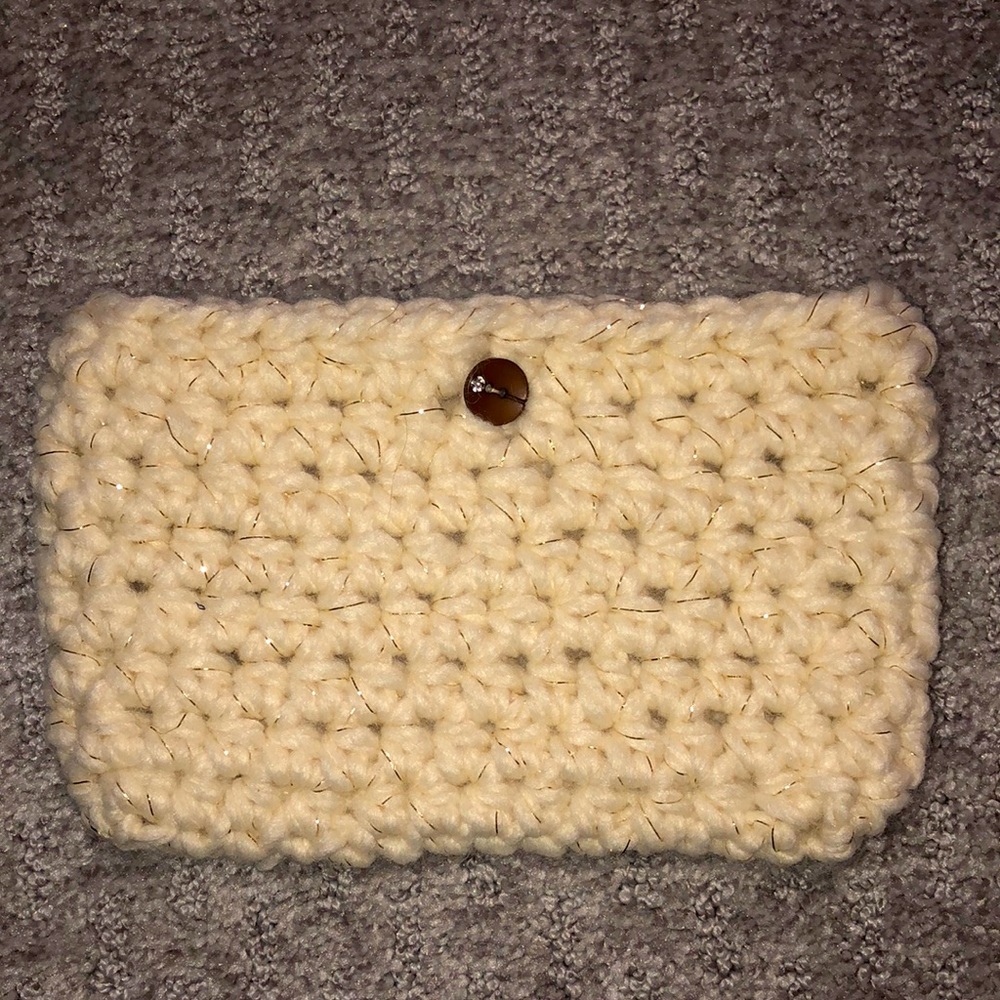 BRAND NEW sparkly cream clutch